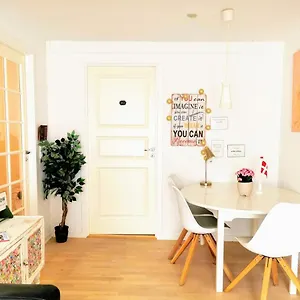 300 Meter Walk To Lego House - 80m2 Two Bedroom With Garden - Unit B Lejlighed Billund